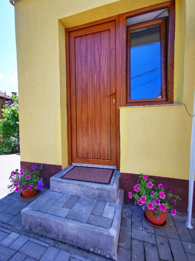 Готель 1 For Rent Клуж-Напока Екстер'єр фото